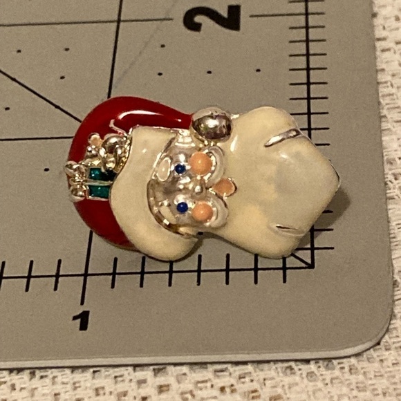 Vintage Avon Santa Silver Tone Enamel Tack Pin - Picture 3 of 3